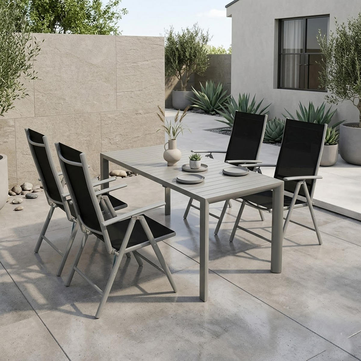 GARTEN-GARNITUR Sunderland - 5-teilige Garten-Essgruppe (4x Stapelsessel mit Aluminiumgestell, Bespannung Textillehne schwarz, Ausziehtisch - Schwarz, Metall - TPFGarden