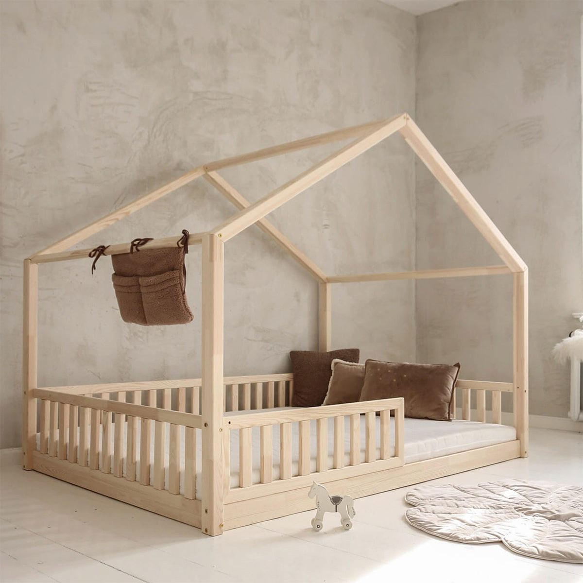 DOMČEKOVÁ POSTEĽ 140/200 Roxane Prírodné drevo - hnedá, drevo (140/200cm) - Petits-meubles
