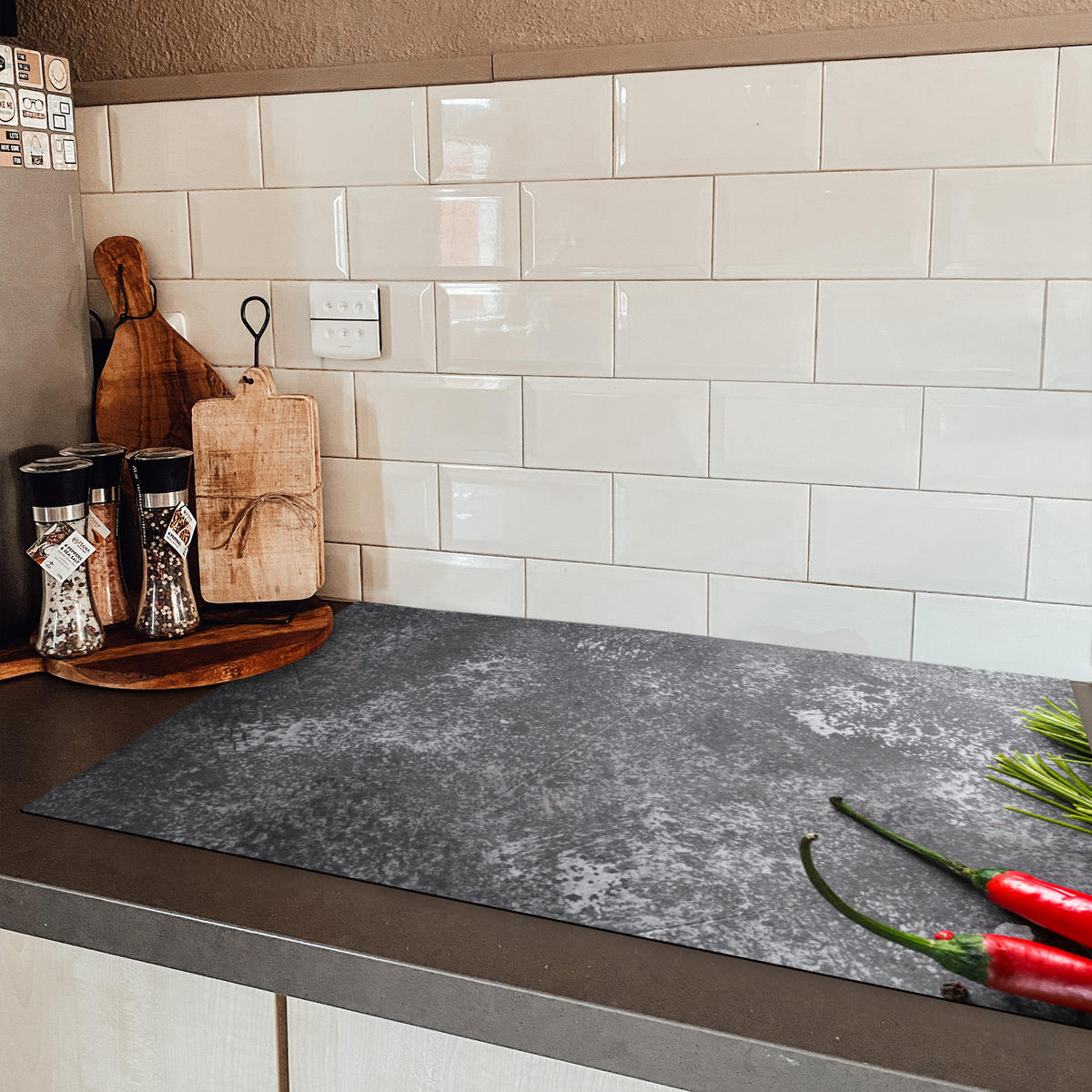 HERDABDECKPLATTE Pfeffer - Kräuter - Gewürze - Beton 83x51 cm - Rot, Kunststoff (83/0.2/51.5cm) - MuchoWow
