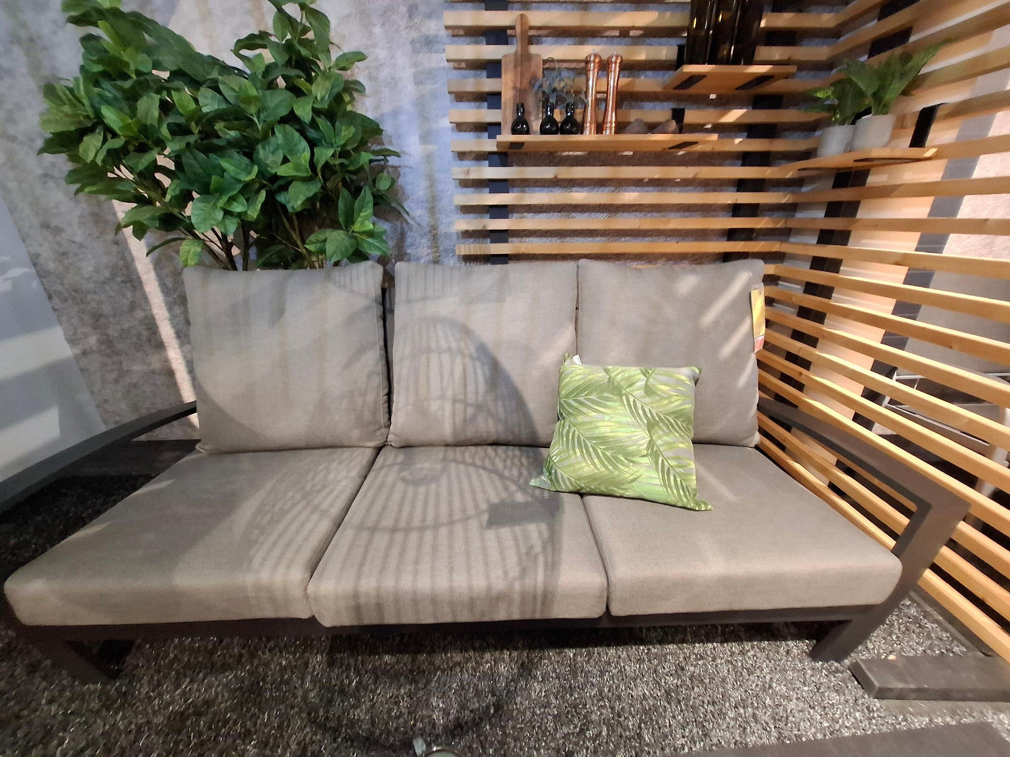 LOUNGESOFA - Ambia Garden