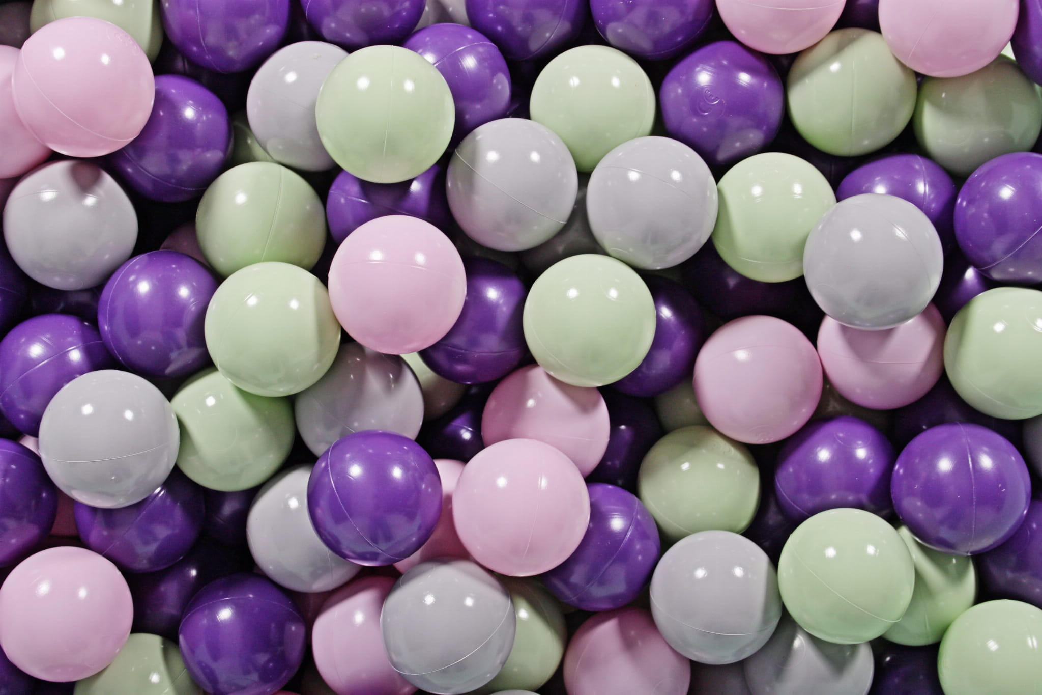 BÄLLE für Bällebad, Spielbälle, Plastikbälle für Kinder Set 300 pcs.: Hellgrün/Violett/Grau/Rosa - Olivgrün, Textil (7/7/7cm) - MeowBaby