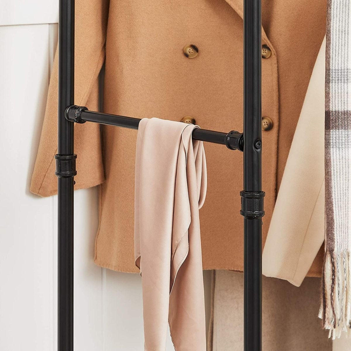 KLEIDERSTÄNDER mit zwei Kleiderstangen und Regal auf Rollen - Schwarz, Metall (59/146/100cm) - Calicosy