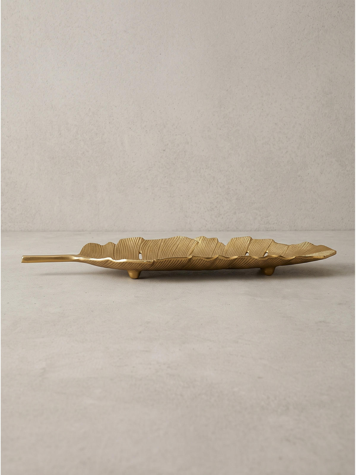 DEKOSCHALE SUBIACO, Aluminium, handgefertigt, Gold, 60 x 18 x 4 cm - Goldfarben, Metall (4cm) - KADIMA DESIGN