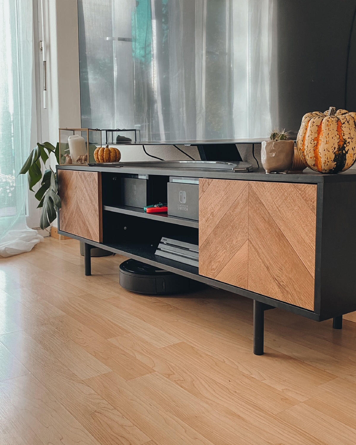 TV STOLEK Světle hnědý, Černý SALINA 40/140/45 cm - světle hnědá, kompozitní dřevo (140/45/40cm) - Beliani