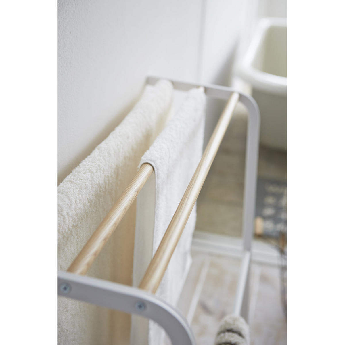 HANDTUCHHALTER Tosca 2784 weiß 75x65x33 cm - Weiß, Metall (65/75/33cm) - Yamazaki