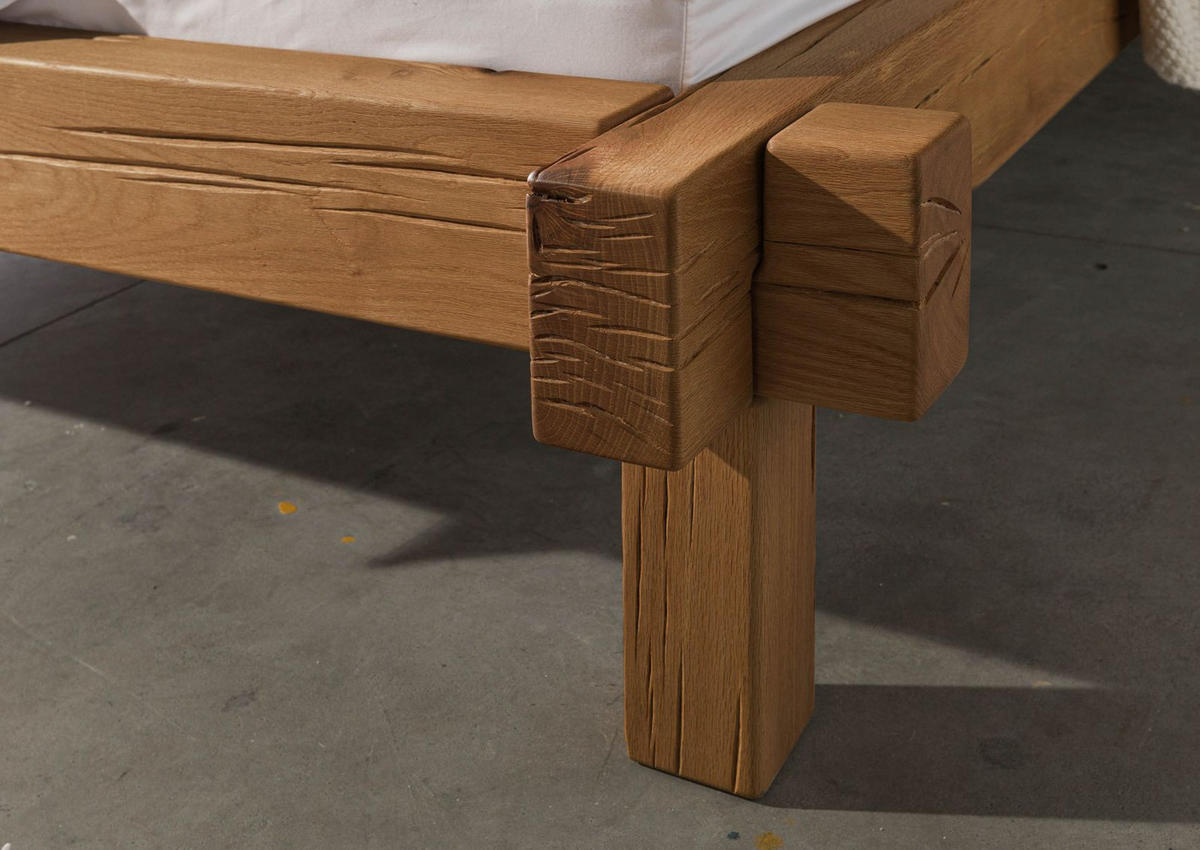 BALKENBETT Zerreiche 180x200 tabacco geölt JANGALI #322 - Braun, Holz (180/200cm) - Massivmoebel24