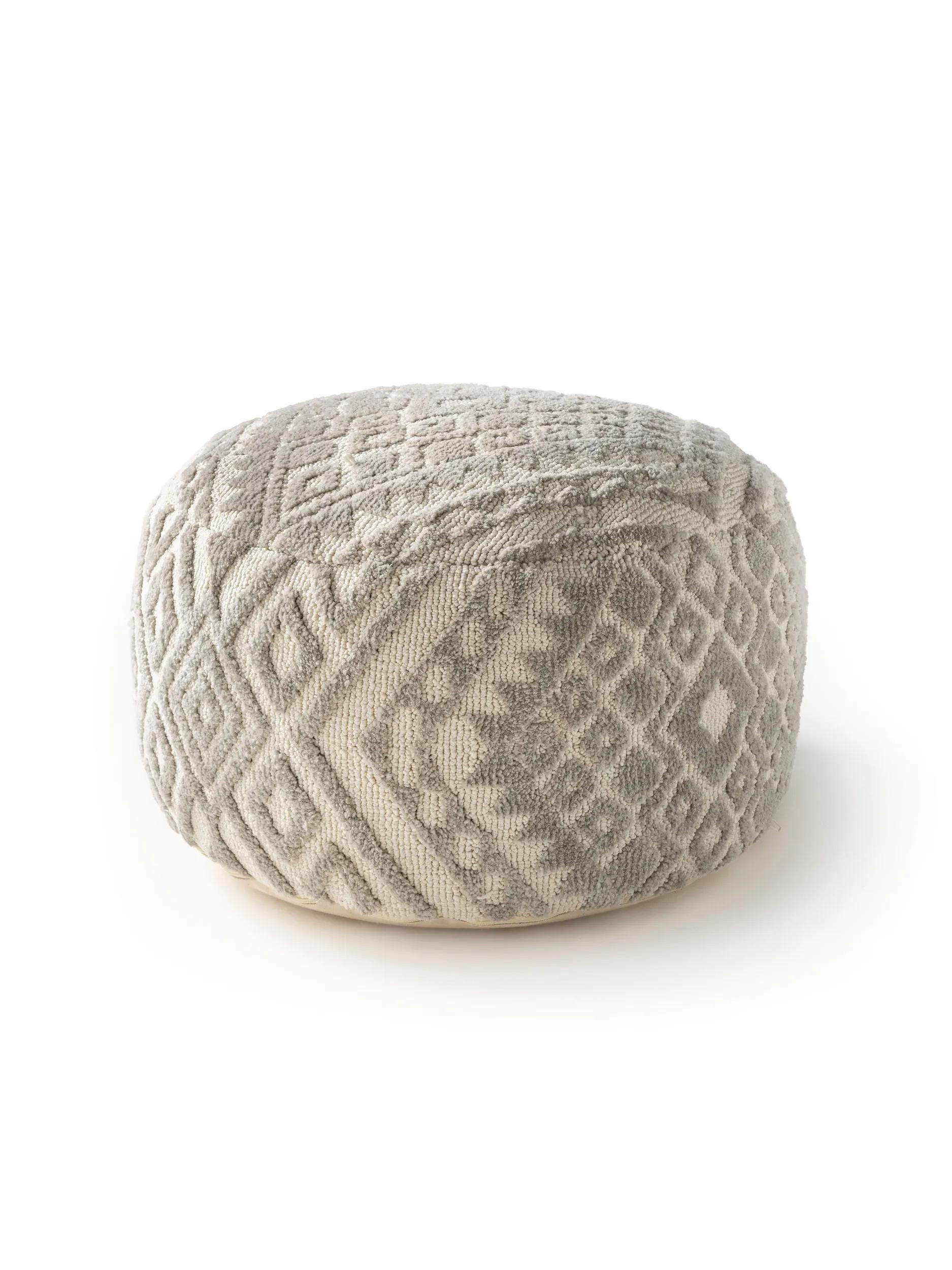 POUF Elias Grau 55x55x30 cm - Grau, Textil (55/30/55cm) - benuta