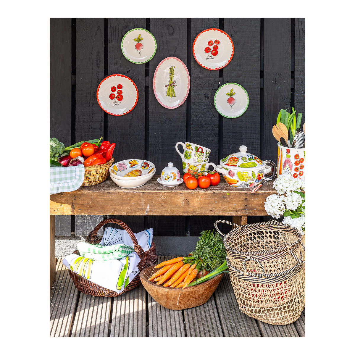 FRÜHSTÜCKSTELLER Leckere Tomaten in Rot - 22cm - Rot, Keramik (21.8/21.8/2.5cm) - Blond Amsterdam