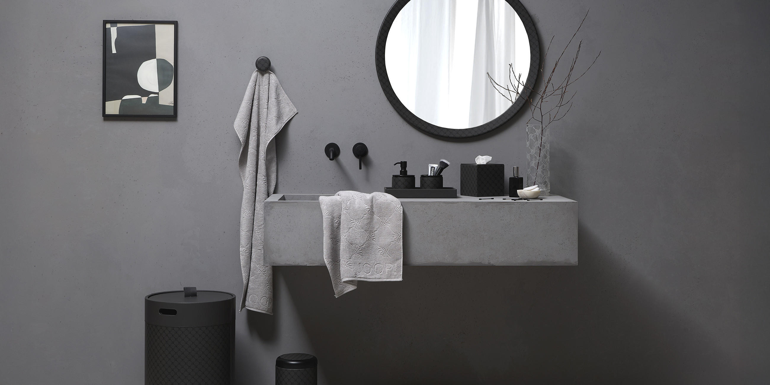 Stilvolles Badezimmer mit hochwertigen JOOP! Living Produkten.