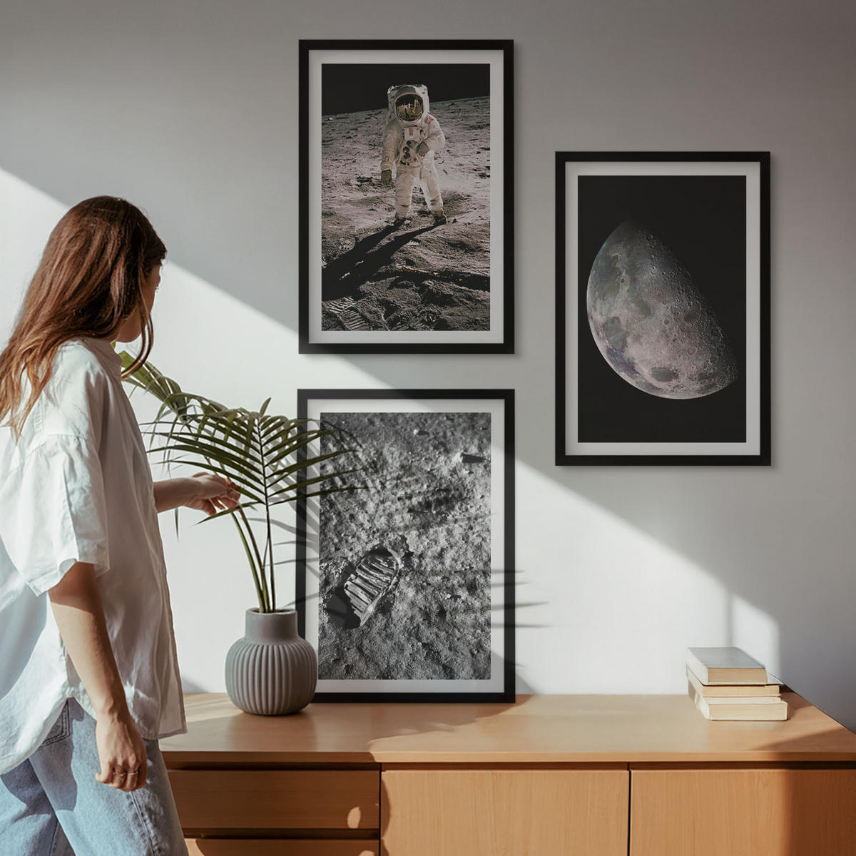 BILDER SET 3er Set - 40x60 cm Schwarzer Rahmen - Astronautenfoto vom Mond - Schwarz, Kunststoff (40/60cm) - TULUP