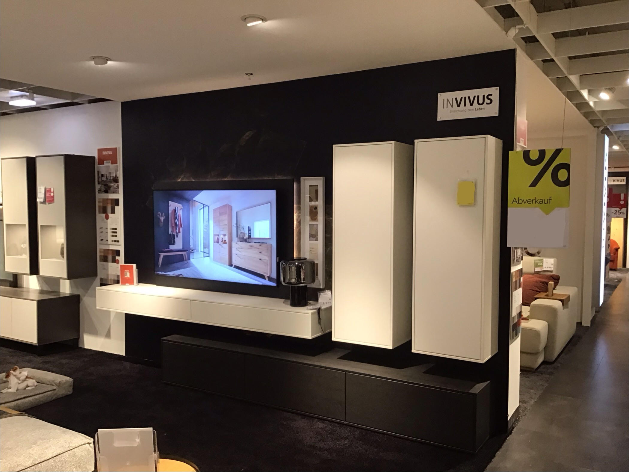 WOHNWAND INNOVA - Invivus