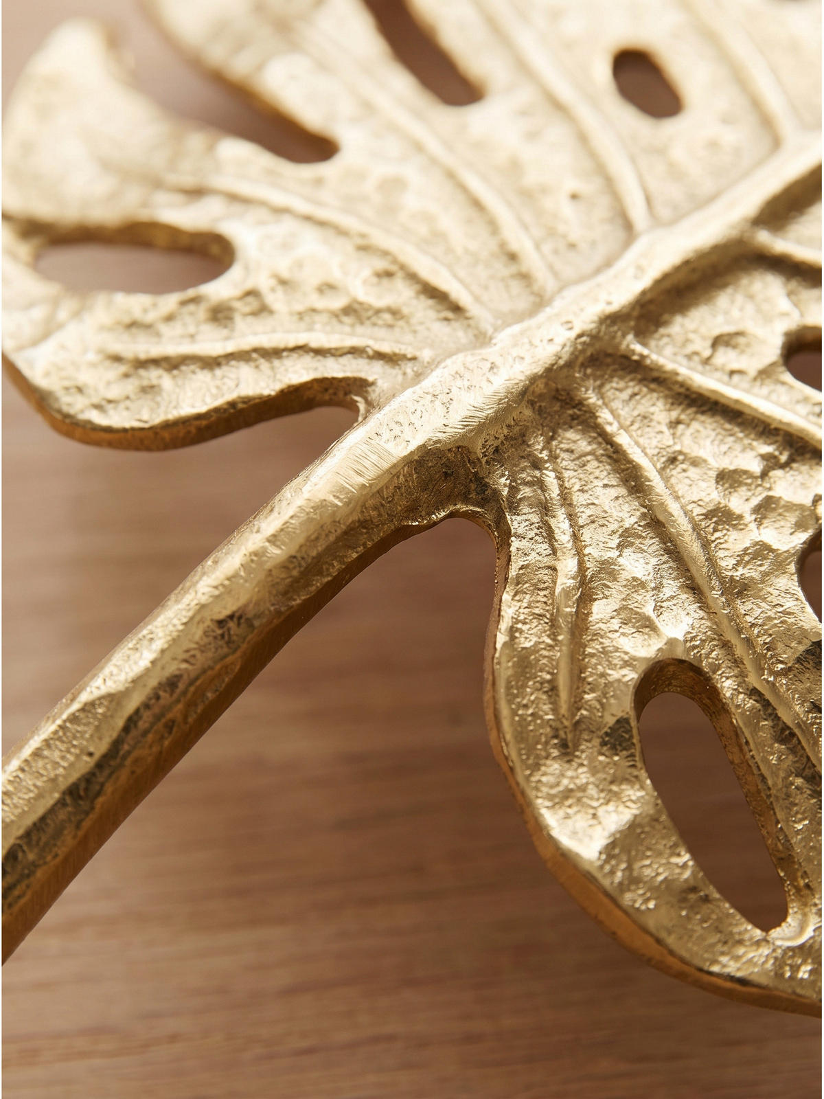 DEKOSCHALE MILNA, Aluminium, handgefertigt, Gold, 36 x 29 x 4 cm - Goldfarben, Metall (4cm) - KADIMA DESIGN