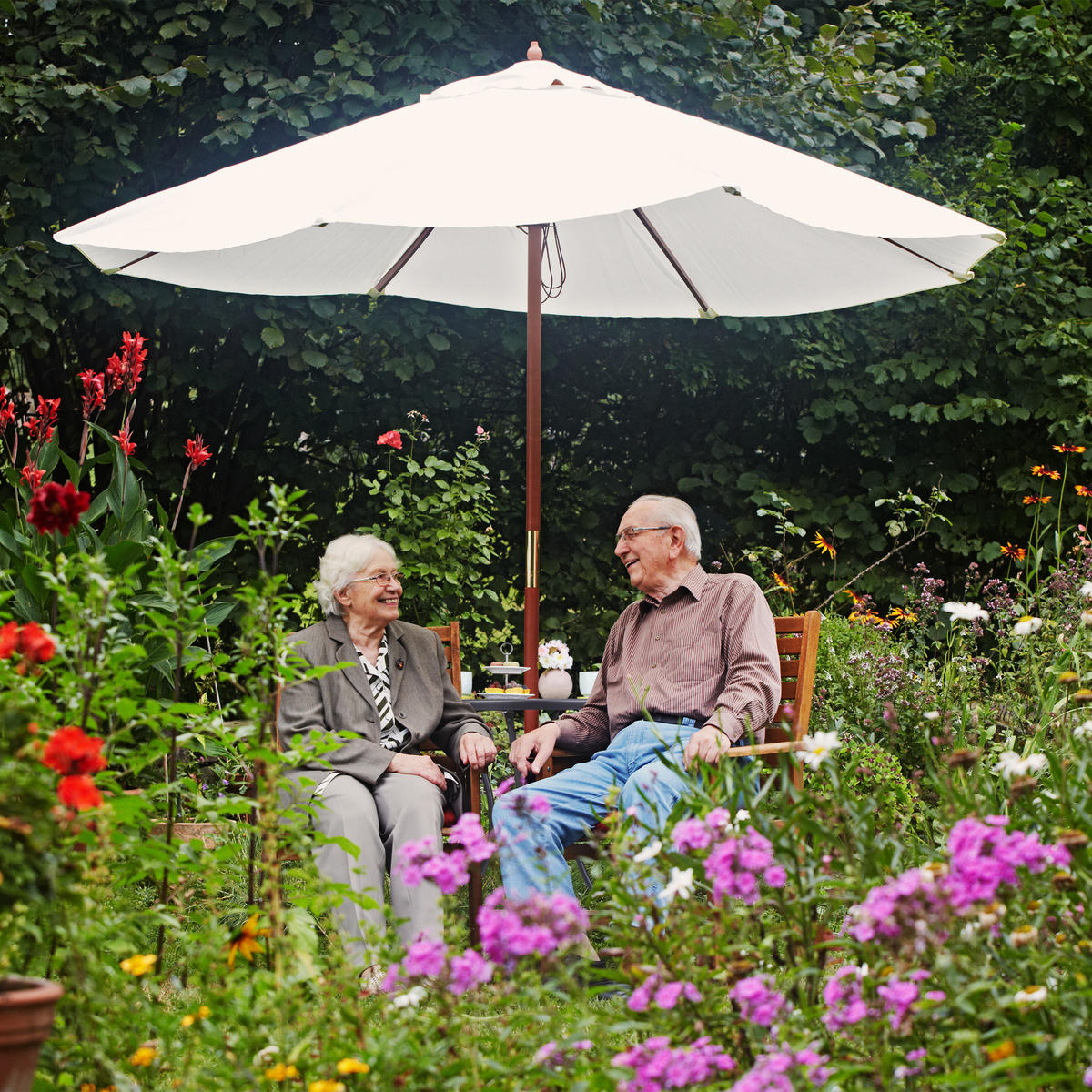 GARTENTISCH - Anthrazit, Metall (70/70/72cm) - Relaxdays