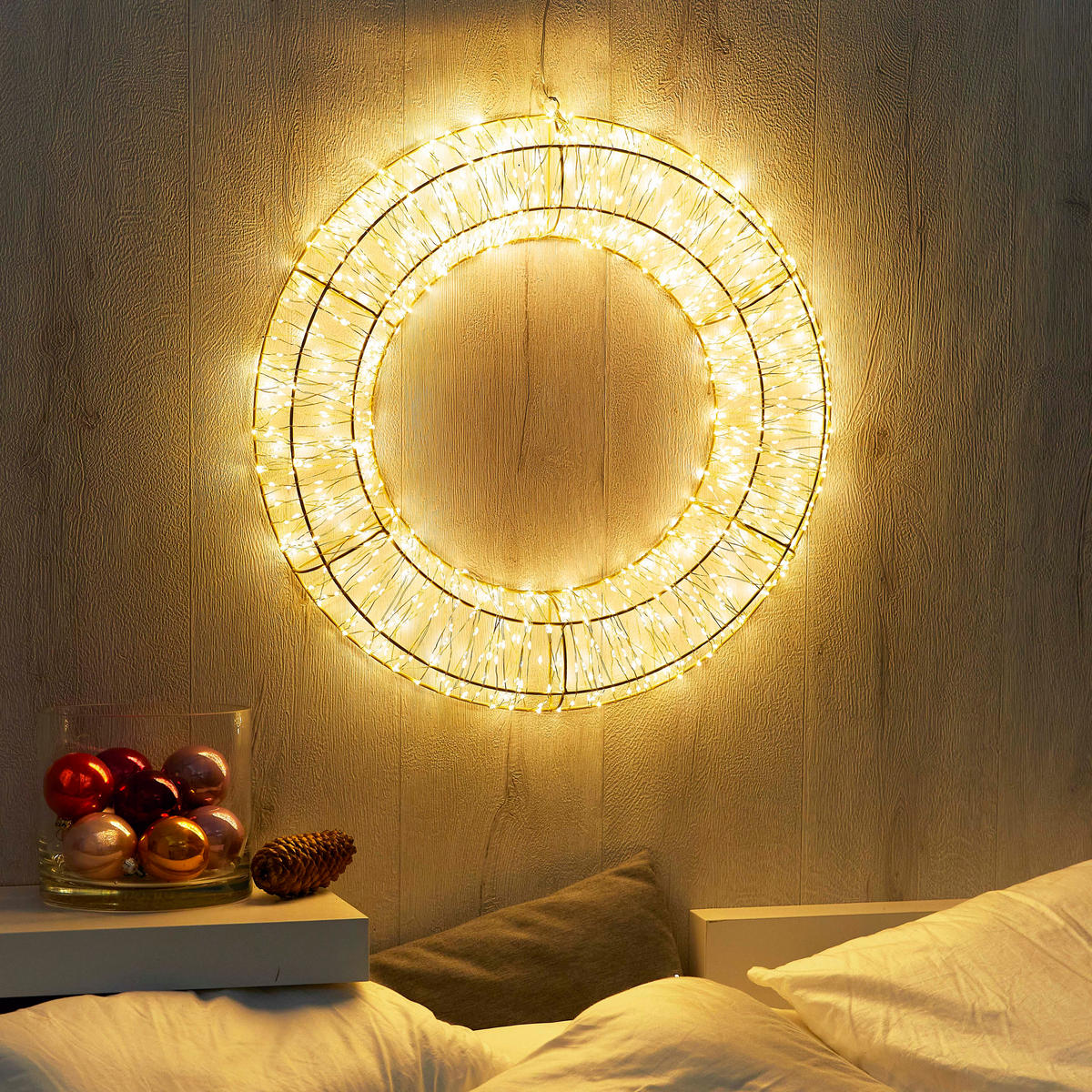 LED-LICHTKRANZ - gold mit 1000 Micro LEDs und Timerfunktion für Innen und Außen, 50cm Durchmesser - Goldfarben, Metall (5/50/50cm) - Northpoint