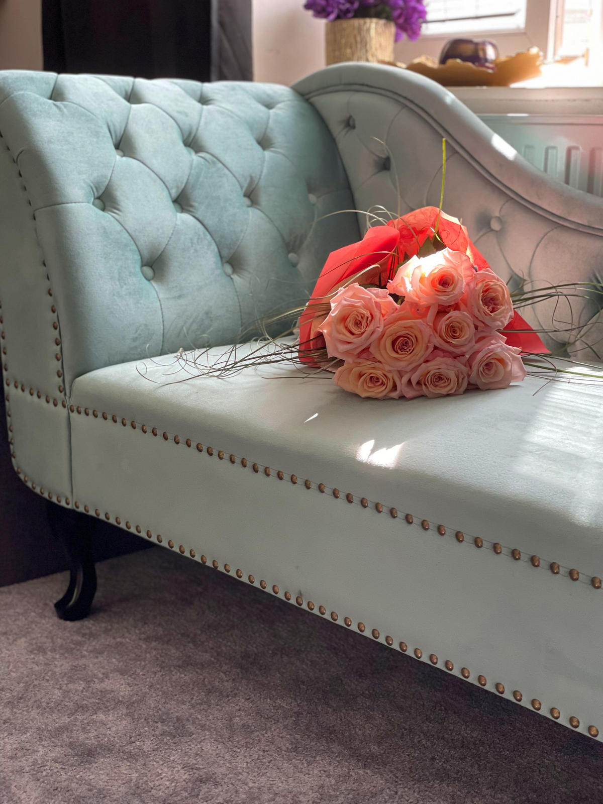 ČALOUNĚNÉ LEHÁTKO CHAISE LONGUE Sametová látka mátově zelené levostranné Nimes - černá/mátově zelená, textil (170/79/61cm) - Beliani
