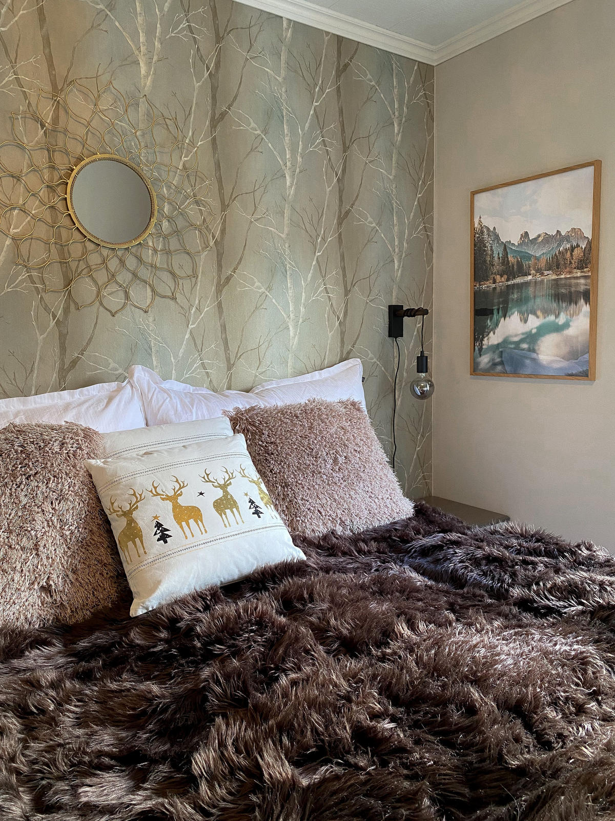 CUVERTURĂ DE PAT maro 200 x 220 cm Delice - maro, material textil (200/220cm) - Beliani
