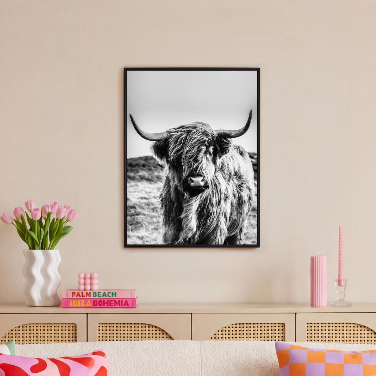 LEINWAND Bilder mit Rahmen - Kuh - Schottischer Hochländer - Schwarz - Weiß - Tier - Natur - Wildtiere - 50x70 - Schwarz, Textil (50/70cm) - MuchoWow