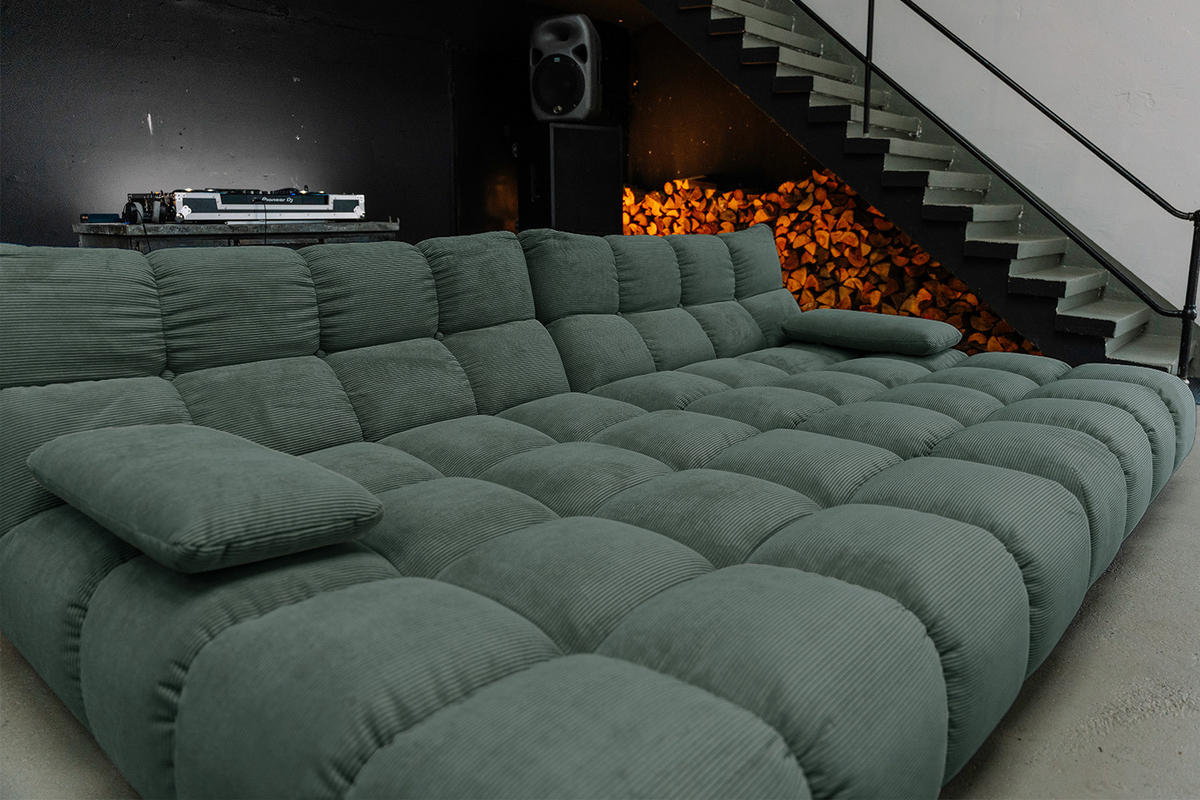 BIG SOFA VIVIEN Smaragdgrün Cord - Smaragdgrün/Schwarz, Kunststoff/Textil (296/85/178cm) - KAWOLA