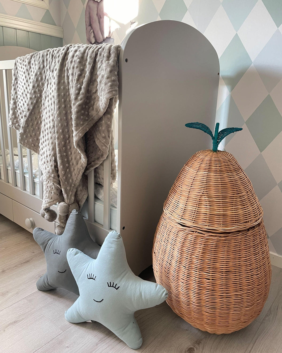 DEKORATIVNÍ POLŠTÁŘ Šedý 40/40 cm Bhopal - šedá, textil/přírodní materiály (40/40cm) - Beliani