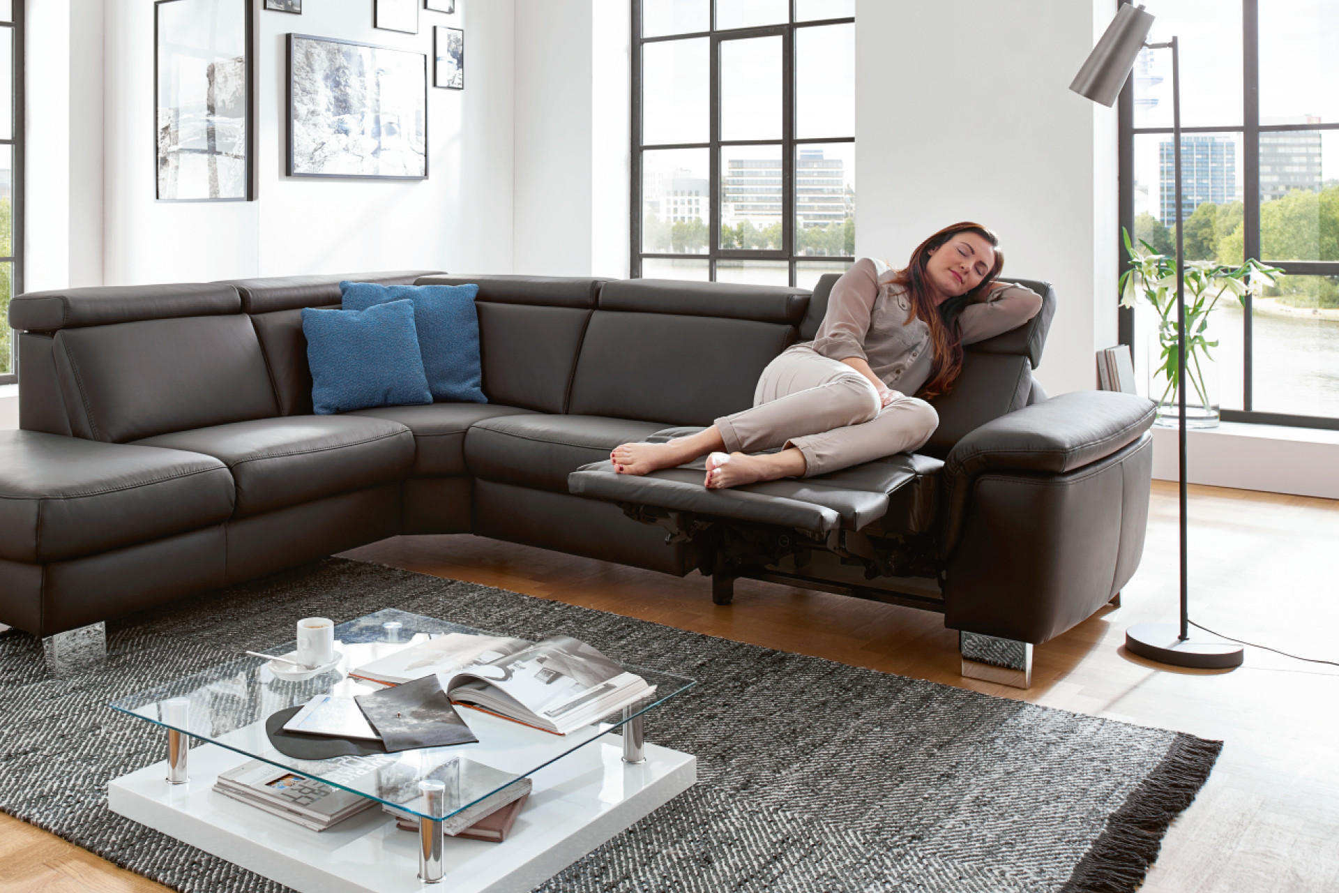 Flecken vom Sofa entfernen – Tipps & Tricks - XXXLutz.ch
