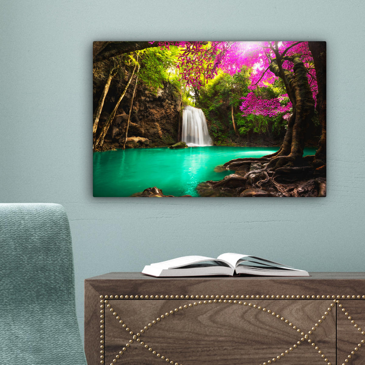 LEINWANDBILD Wasserfall mit bunten Blumen und Bäumen - Natur - Dschungel Deko Schlafzimmer 30x20 cm - Waldgrün, Textil (30/20cm) - MuchoWow