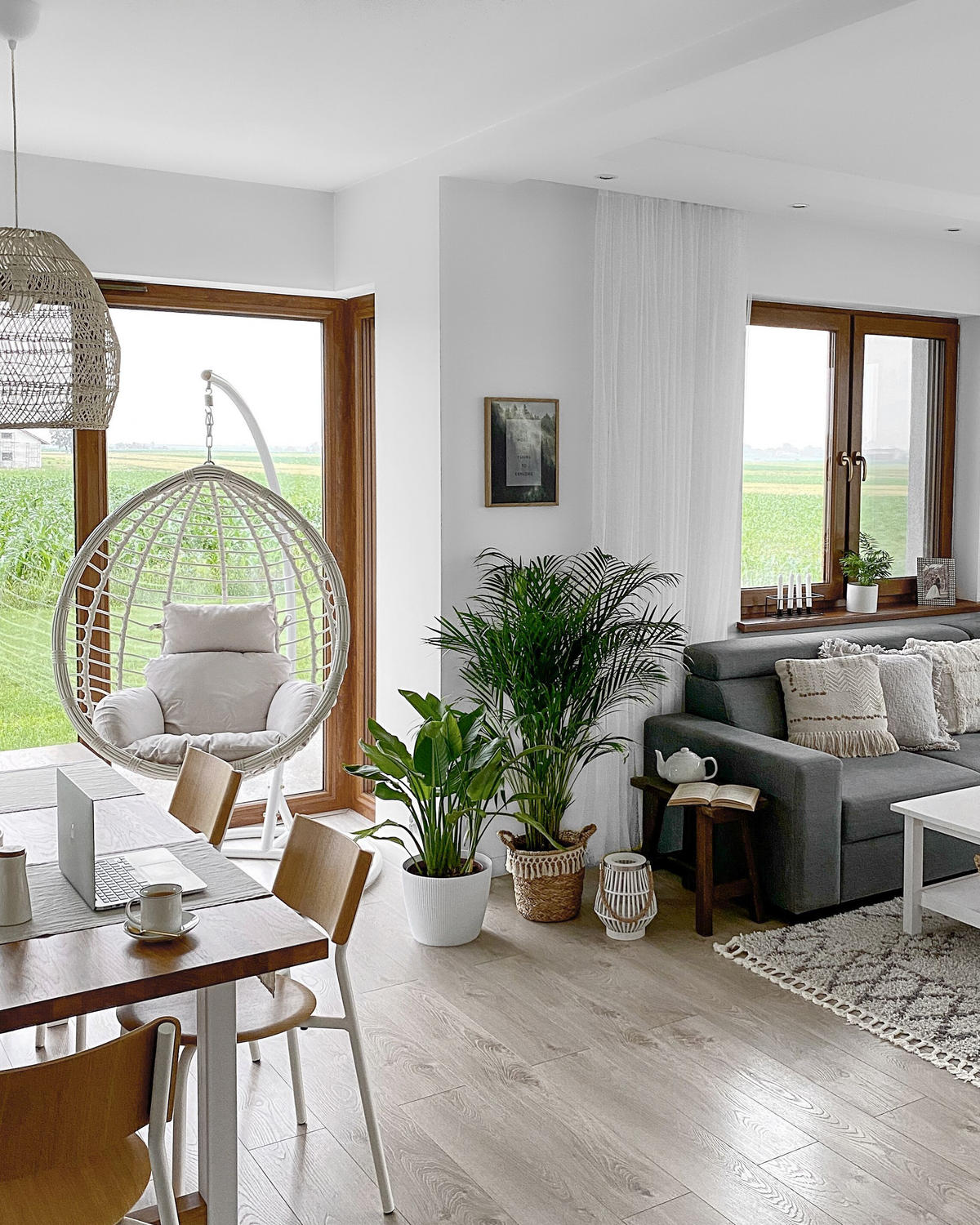 ZÁVĚSNÉ KŘESLO s rámem PE Ratan bílé 106 cm Fano - bílá, plast (108/200/108cm) - Beliani