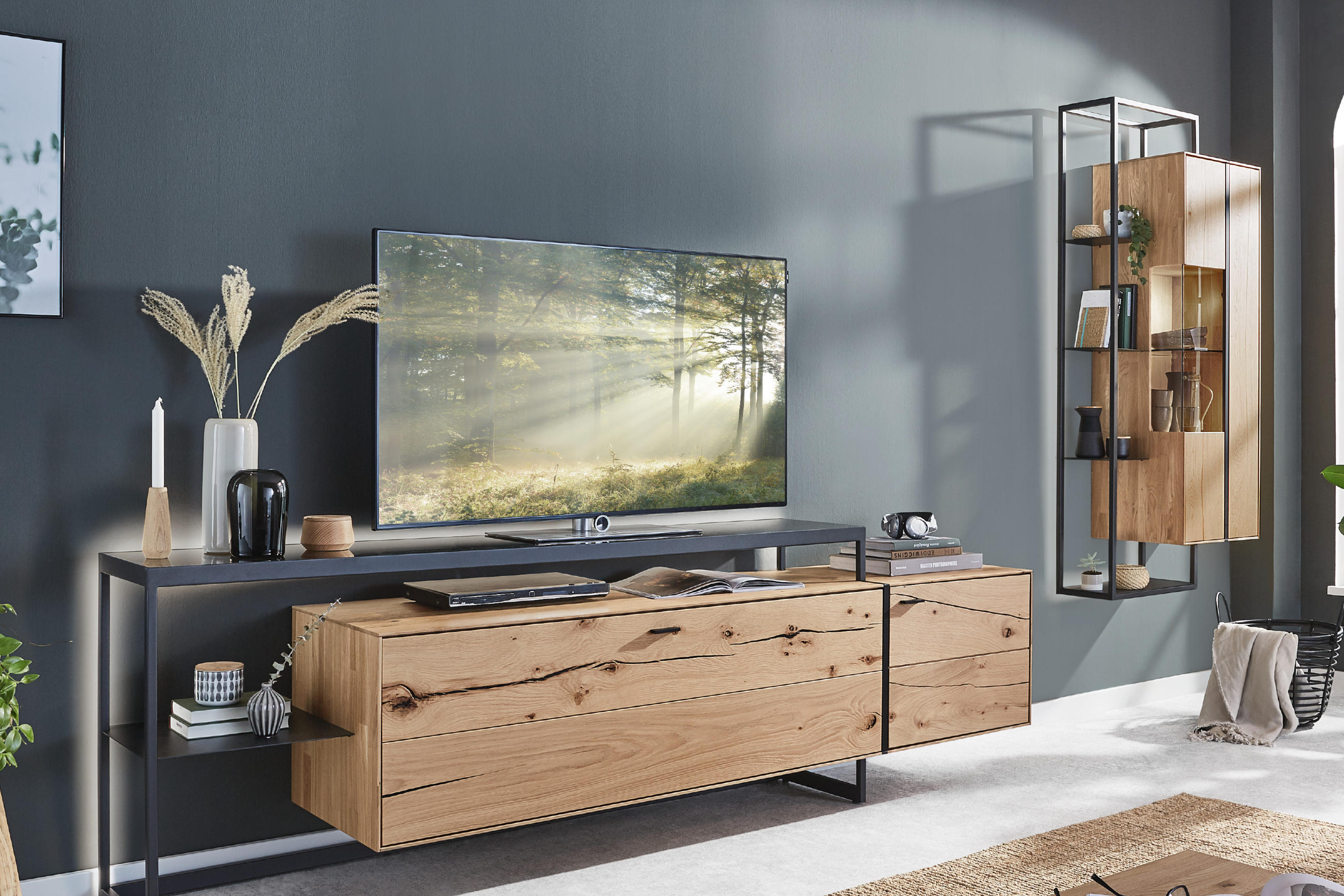 Wohnwand aus Massiv-Holz