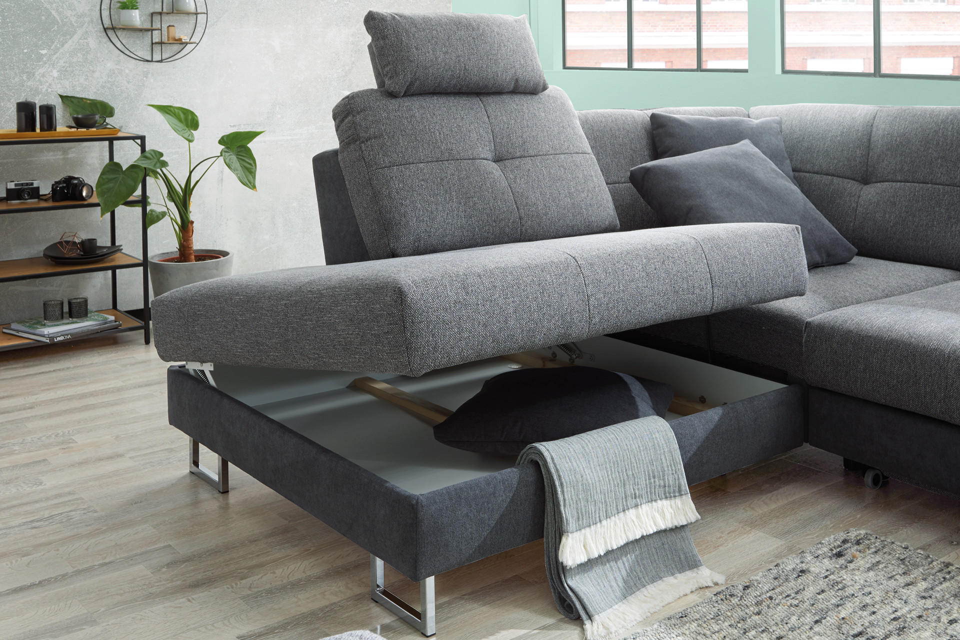 Schlafsofa mit Bettkasten bei XXXLutz
