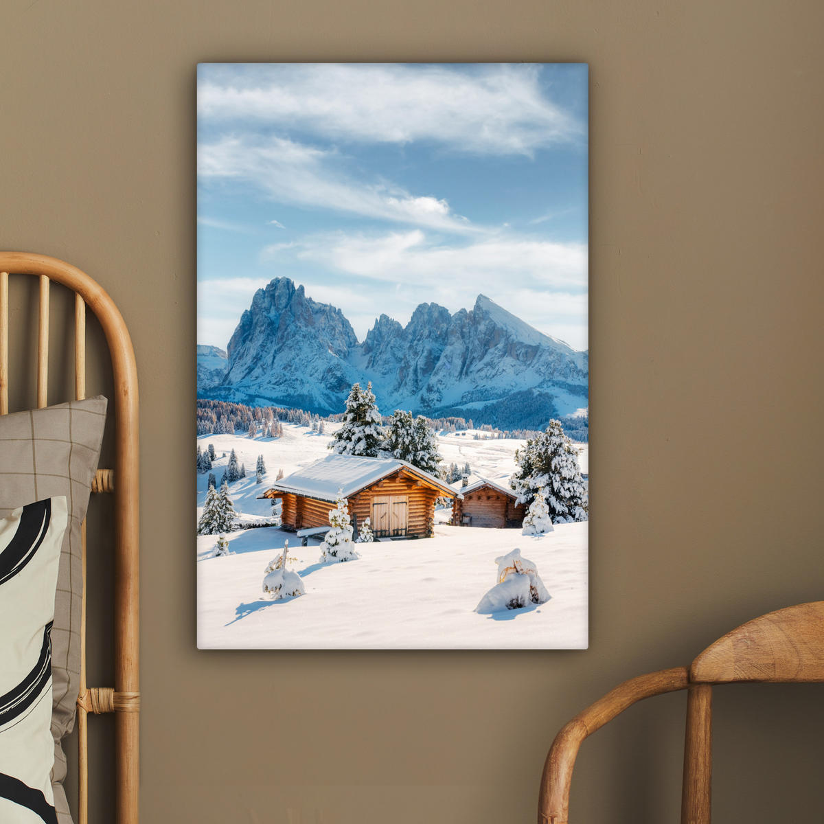 LEINWANDBILD Winter - Hütte - Berge - Aussicht - Schnee 60x90 cm - Eichefarben, Textil (60/90cm) - MuchoWow
