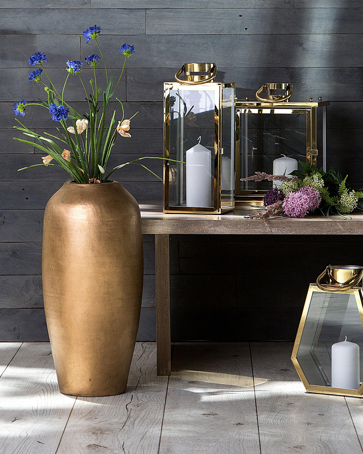 DEKOVASE Terrakotta gold Lorca - Goldfarben, Stein (48cm) - Beliani