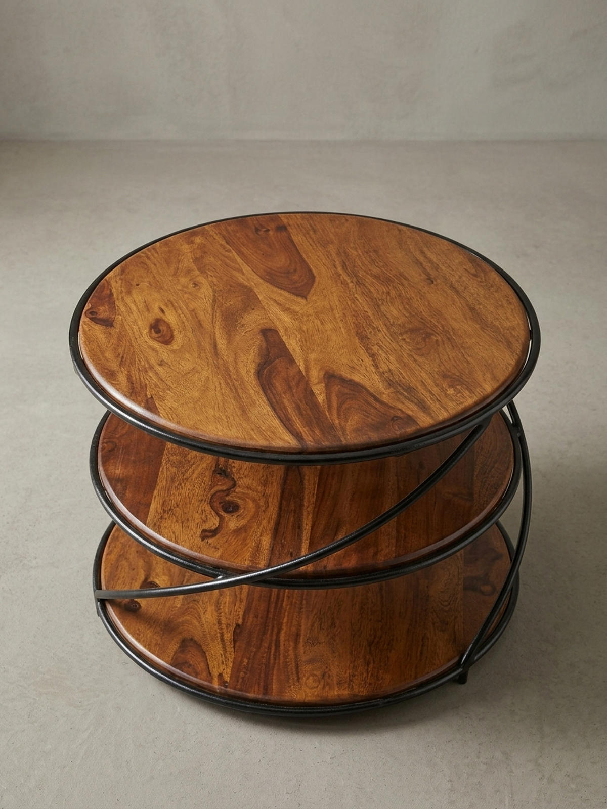 COUCHTISCH aus Sheesham-Massivholz, 58x58 cm, mit 3 Ablageflächen und außergewöhnlichem Design - Schwarz/Braun, Holz/Metall (58/58/40cm) - KADIMA DESIGN