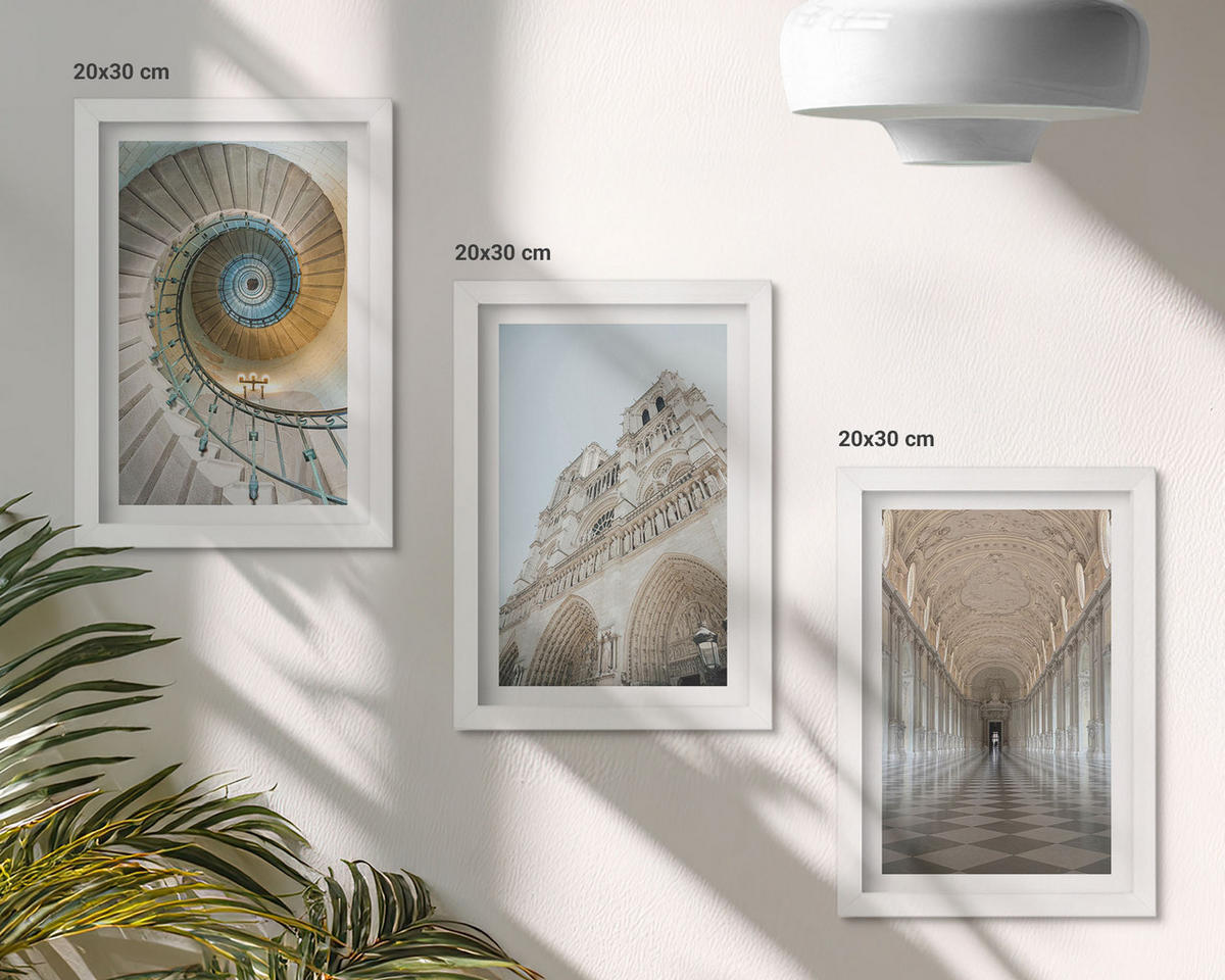 BILDER SET 3er Set - 20x30 cm Weißer Rahmen - Wendeltreppe der Kathedralenfassade - Weiß, Kunststoff (20/30cm) - TULUP