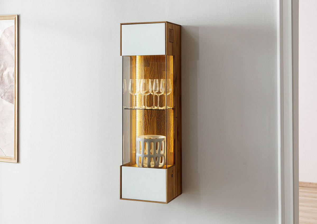 HÄNGEVITRINE Wildeiche 37x32x130 natur geölt / Glas weiß WIEN #132 - Braun, Holz (37/130/32cm) - Massivmoebel24