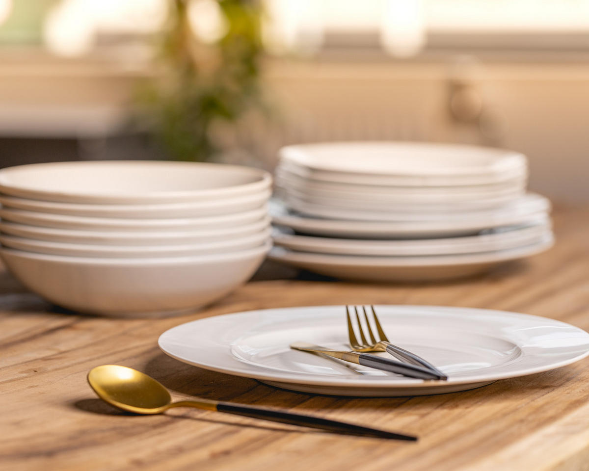 GESCHIRRSET18-TEILIG GESCHIRRSETWeiß - 18-teilig / 6 Personen - 6 Speiseteller, 6 SUPPENTELLER und 6 FRÜHSTÜCKTELLER - Weiß, Keramik (2/2/1cm) - Studio Tavola