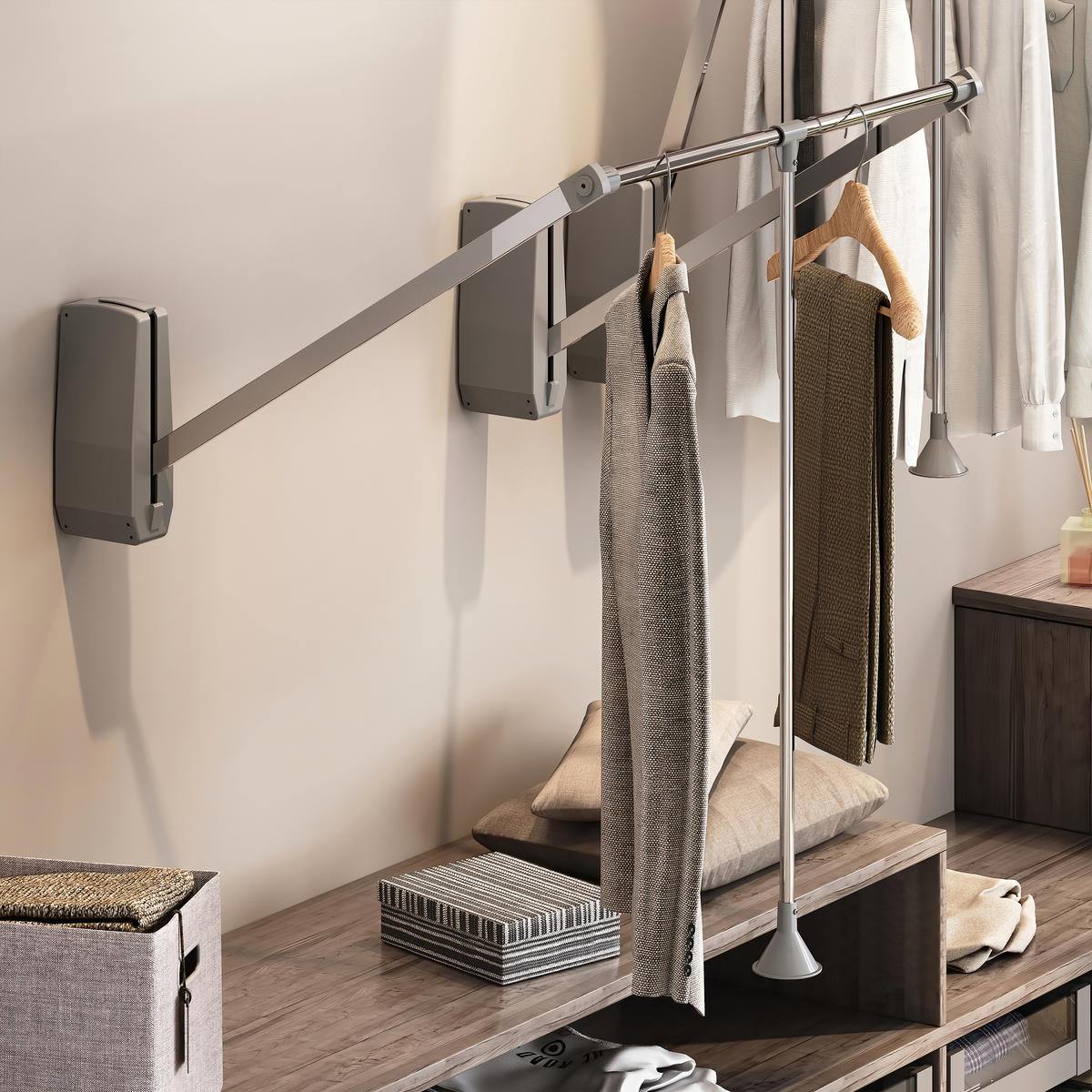 KLEIDERLIFT für Garderoben Hang Wandmontage, 600-830, Verchromt, Stahl und Kunststoff - Chromfarben, Metall (16/9/86.5cm) - EMUCA