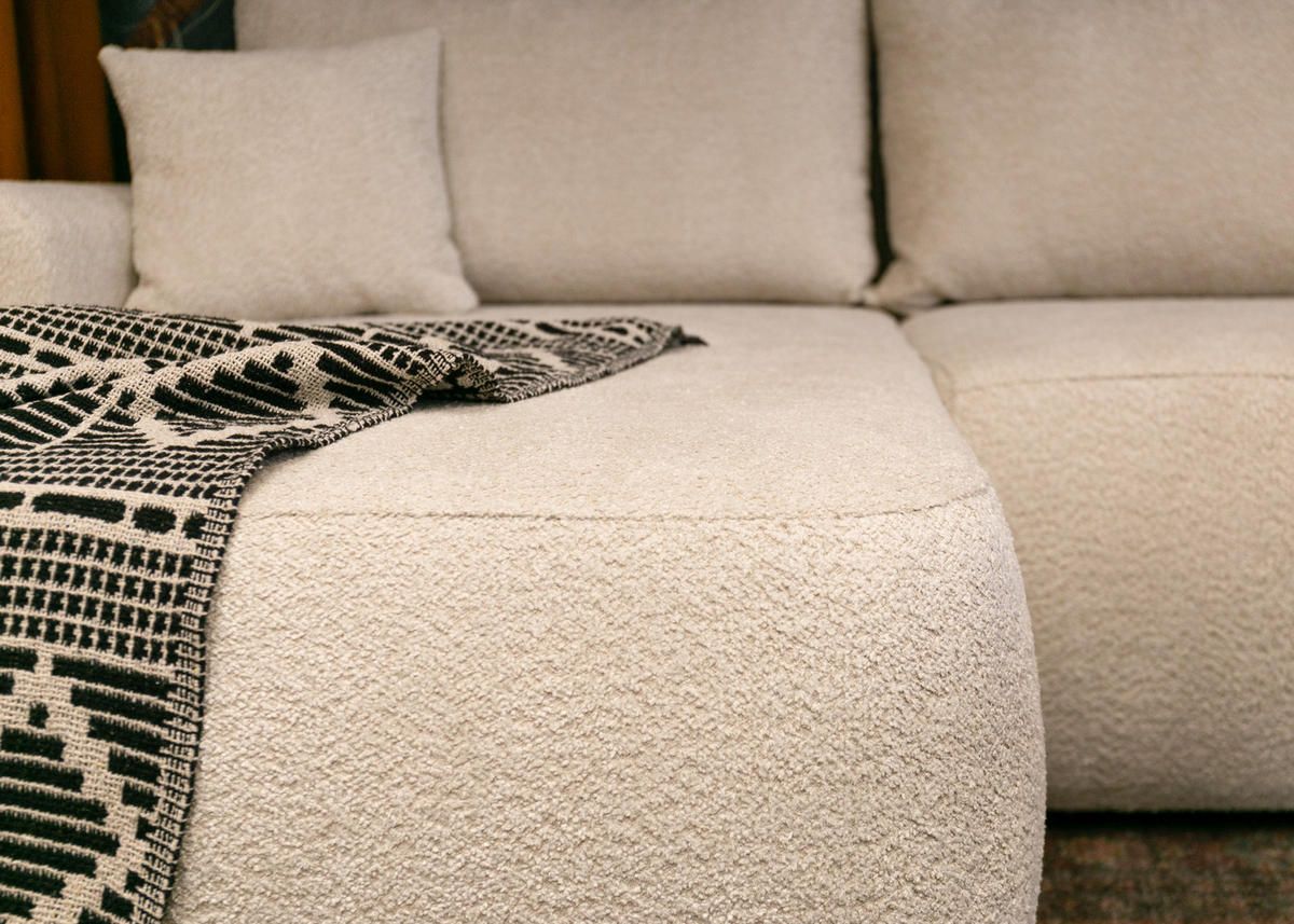 WOHNLANDSCHAFT Ovo Beige Boucle - Beige/Schwarz, Textil (375/95/185cm) - Selsey