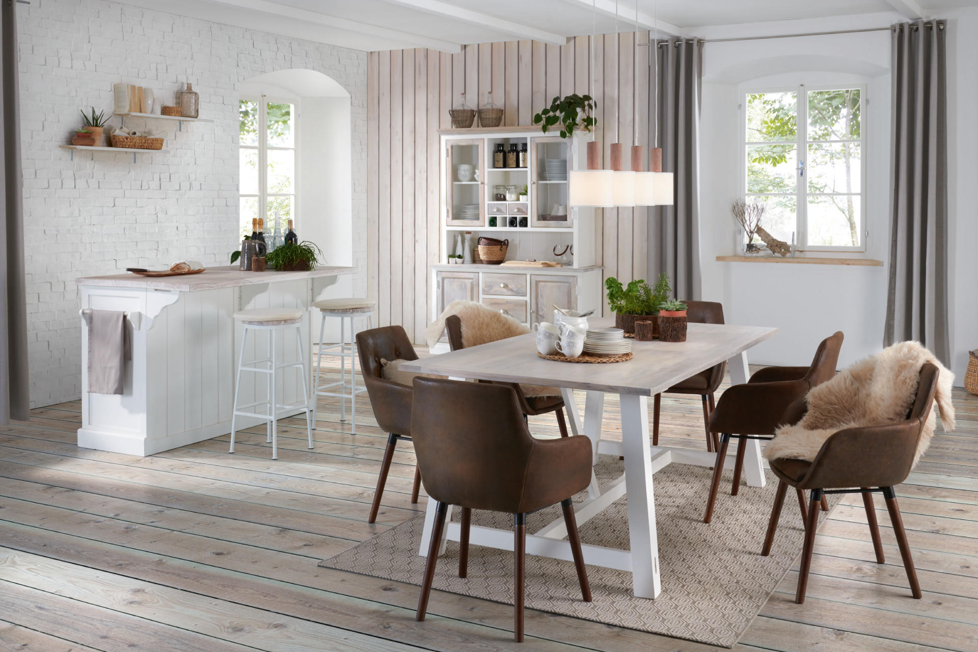 Landhausstil Esszimmer weisser Tisch