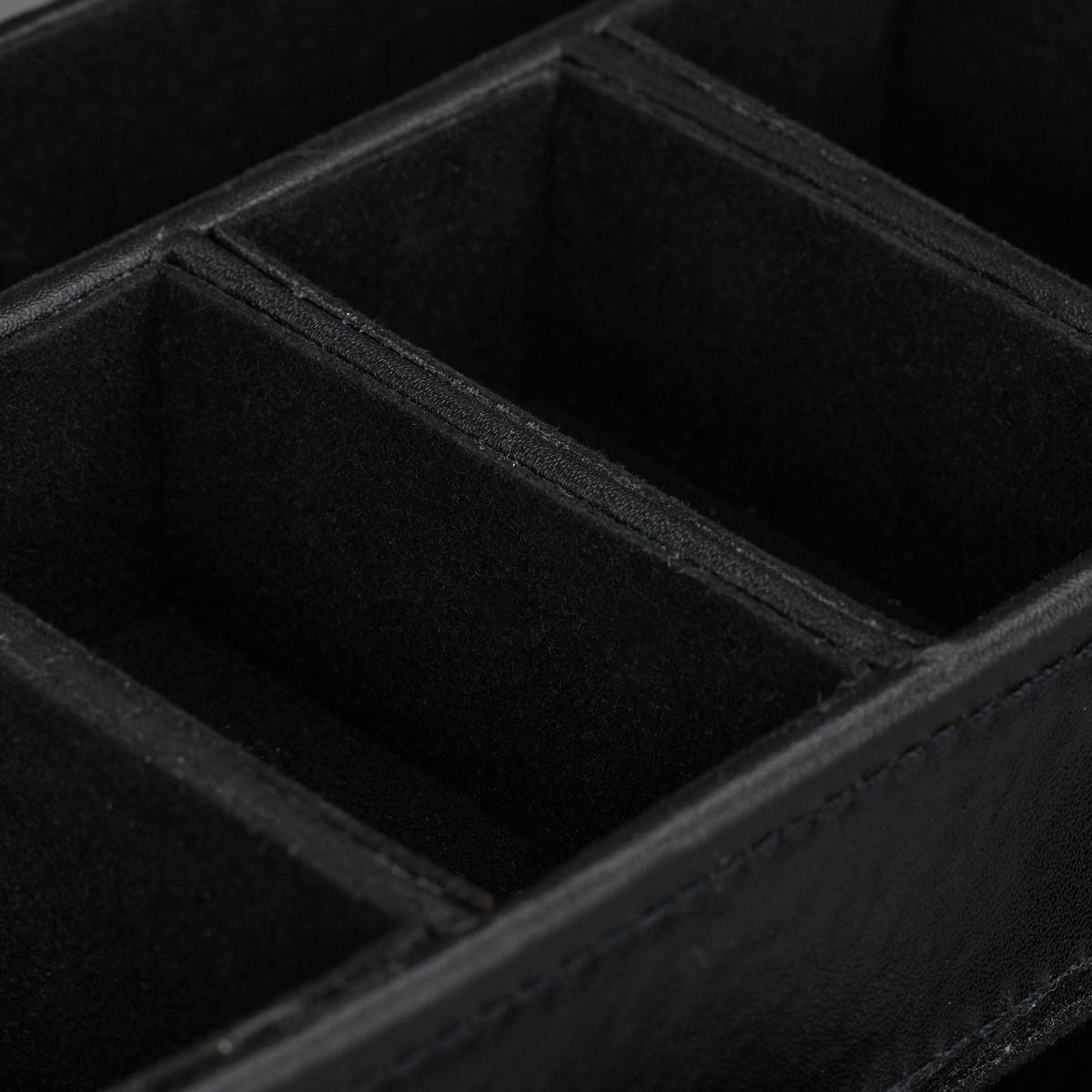 STIFTEHALTER - Schwarz, Wellpappe/Kunststoff (11.5/26/10.5cm) - Relaxdays