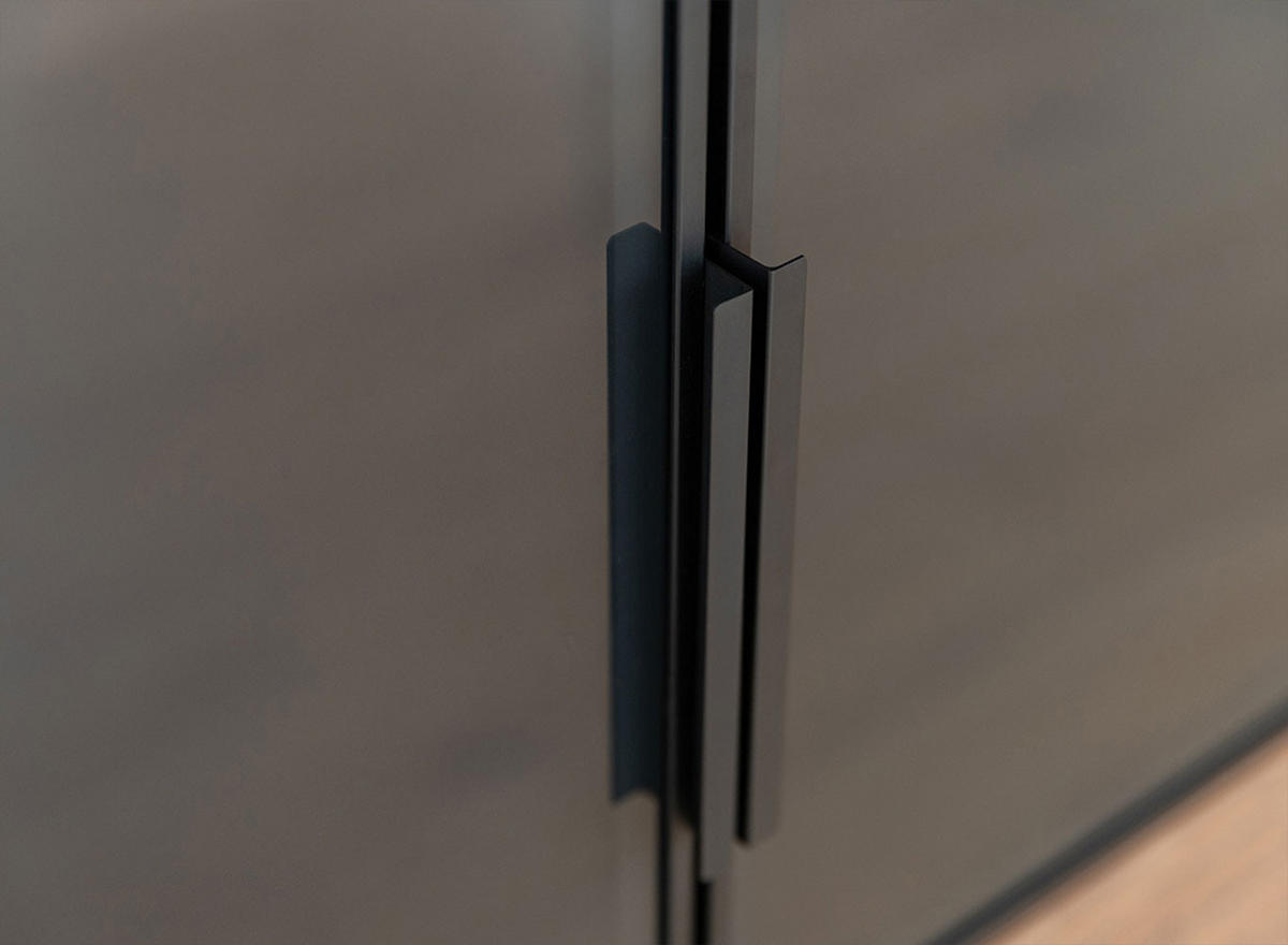 VITRINE Modern Loft Eiche Tabak 100 / 45 / 200cm - Dunkelbraun/Schwarz, Holz (100/200/45cm) - Feldmann-Wohnen