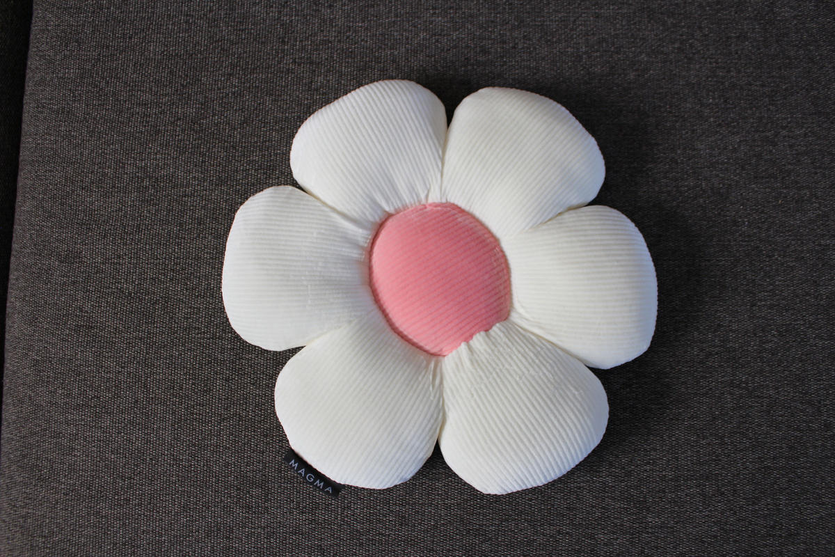 FORMKISSEN klein Blume MINNIE - Creme, Textil (30cm) - Magma Heimtexx