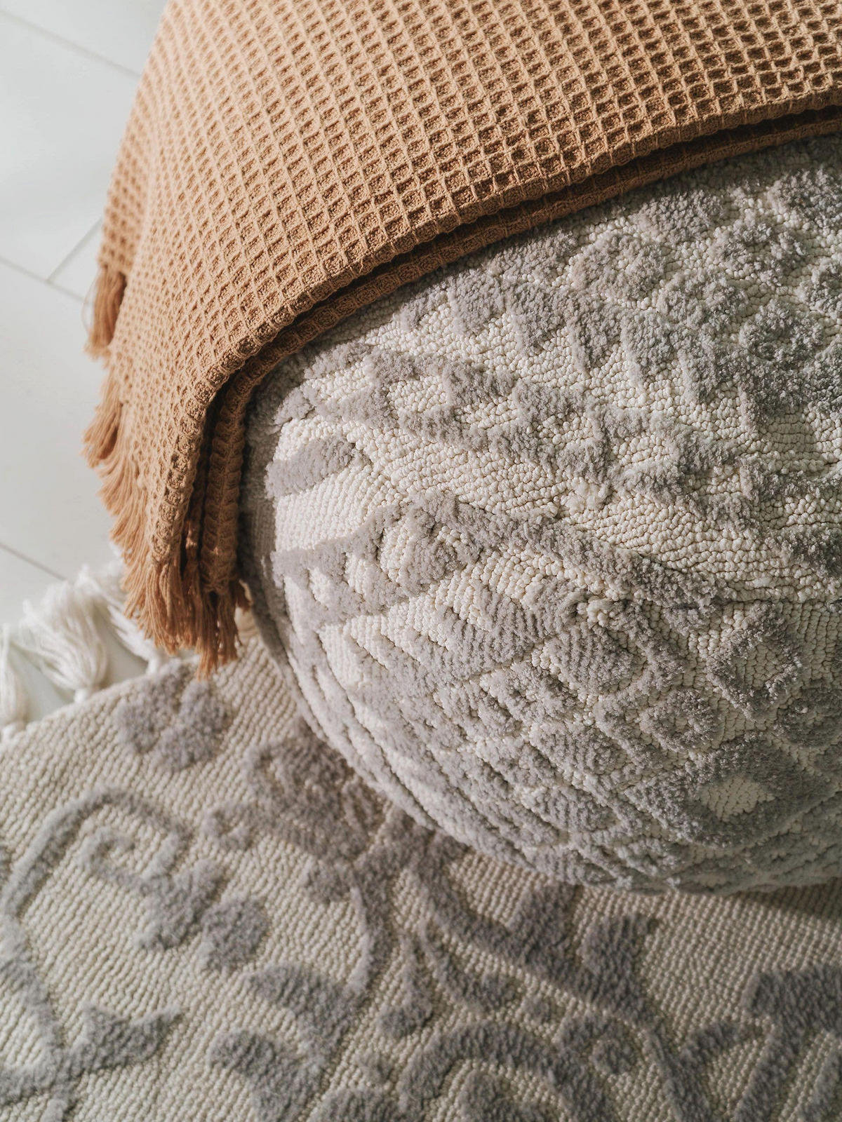 POUF Elias Grau 55x55x30 cm - Grau, Textil (55/30/55cm) - benuta Nest