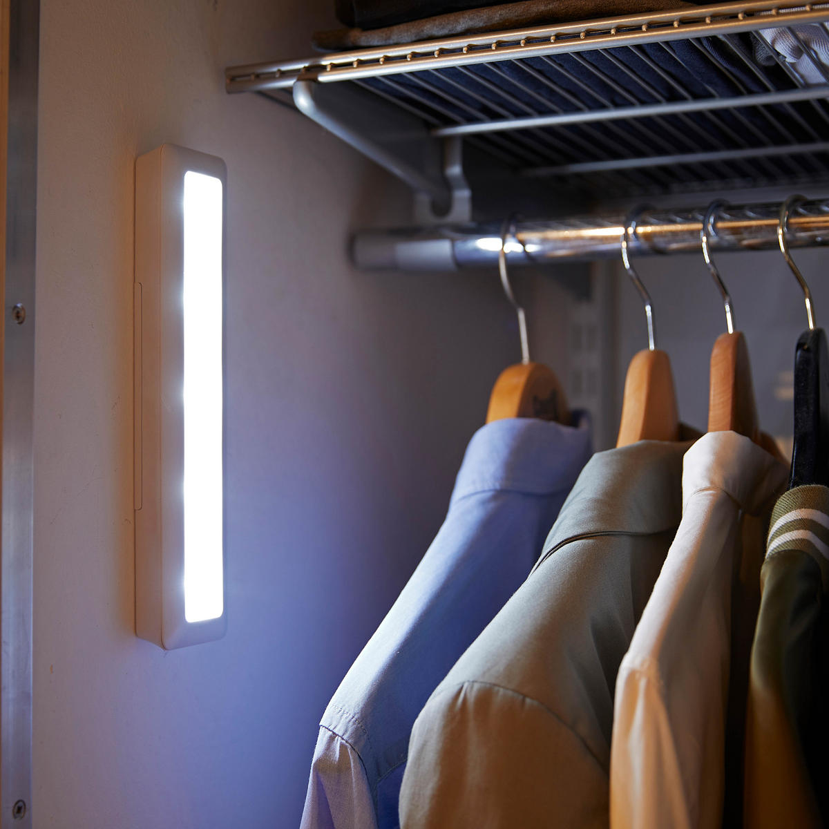 LED-BATTERIE-BELEUCHTUNGSSCHIENE - dimmbar mit Touch-Schalter für Kleiderschrank - Weiß, Kunststoff (6/30/3.5cm) - Northpoint