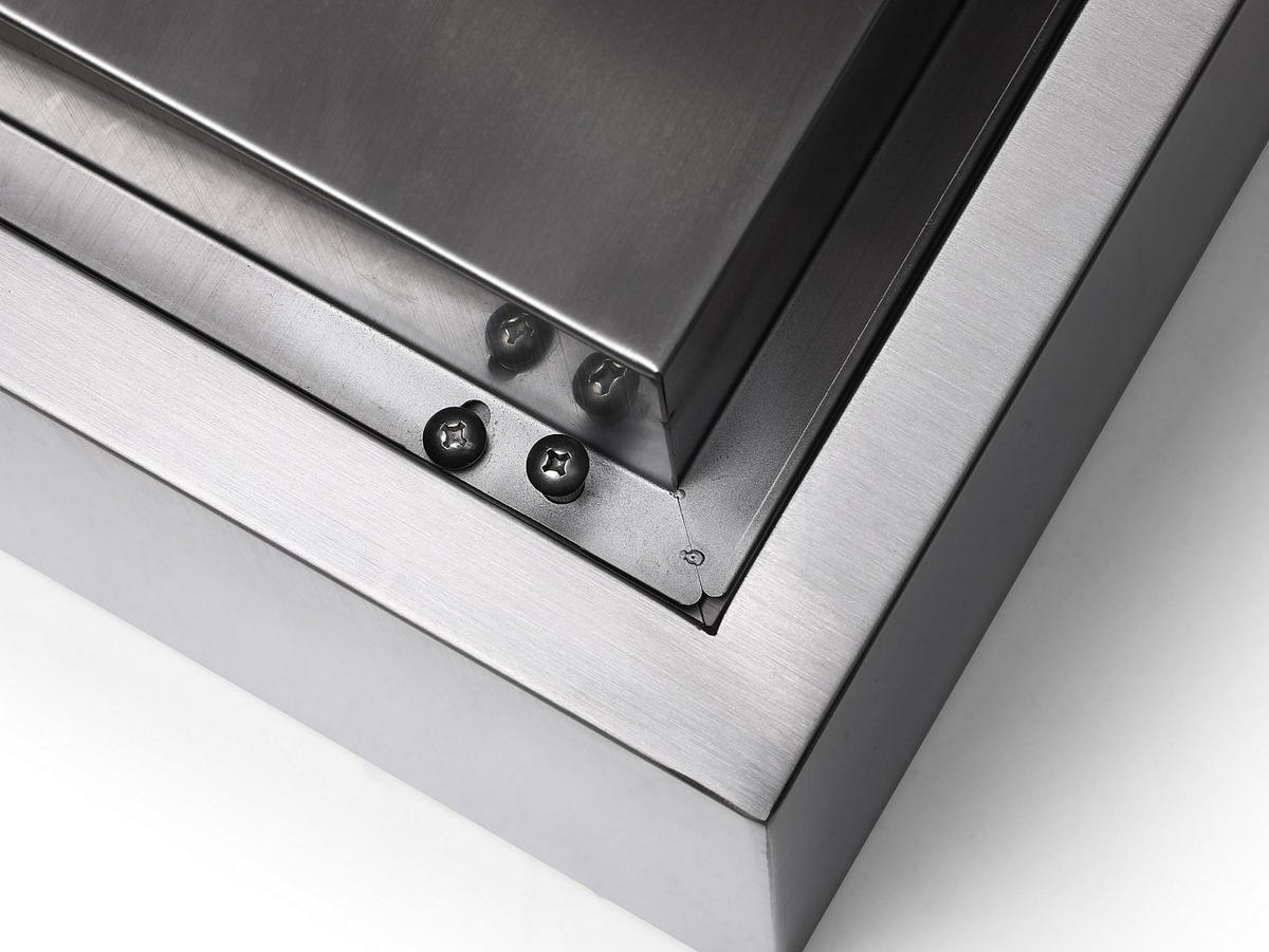 AUSSENBRUNNEN aus Edelstahl - H 34 cm - Silberfarben - TILAPIA - Silberfarben, Metall (50/50/34cm) - Vente-Unique