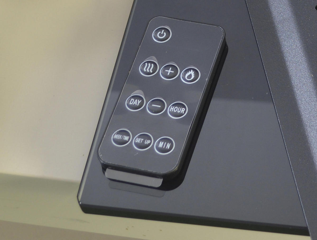 ELEKTROKAMIN Schwarz Bodenmodell mit integrierter Heizung 2000 W - Schwarz, Glas (66/52/16cm) - Purline