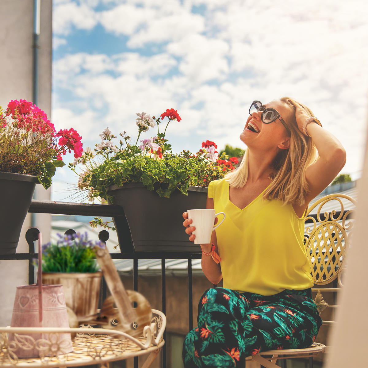 BLUMENFAHRRAD - Hellbraun, Holz/Kunststoff (30/25/16.5cm) - Relaxdays