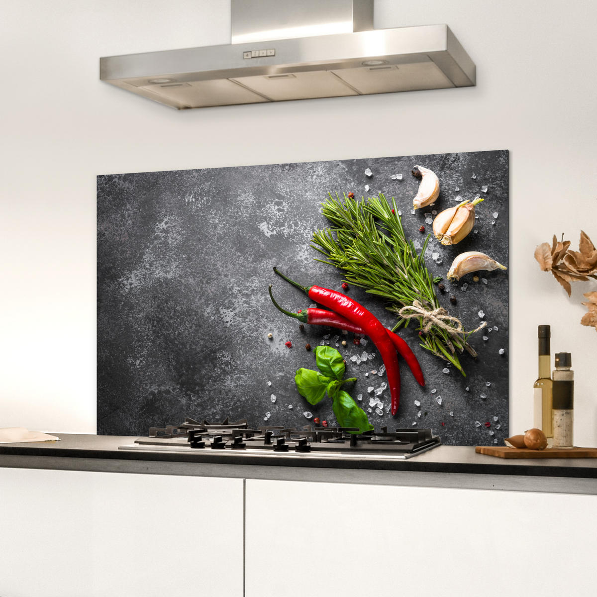 SPRITZSCHUTZ KÜCHE Pfeffer - Kräuter - Gewürze - Beton 80x55 cm - Rot, Metall (80/0.3/55cm) - MuchoWow