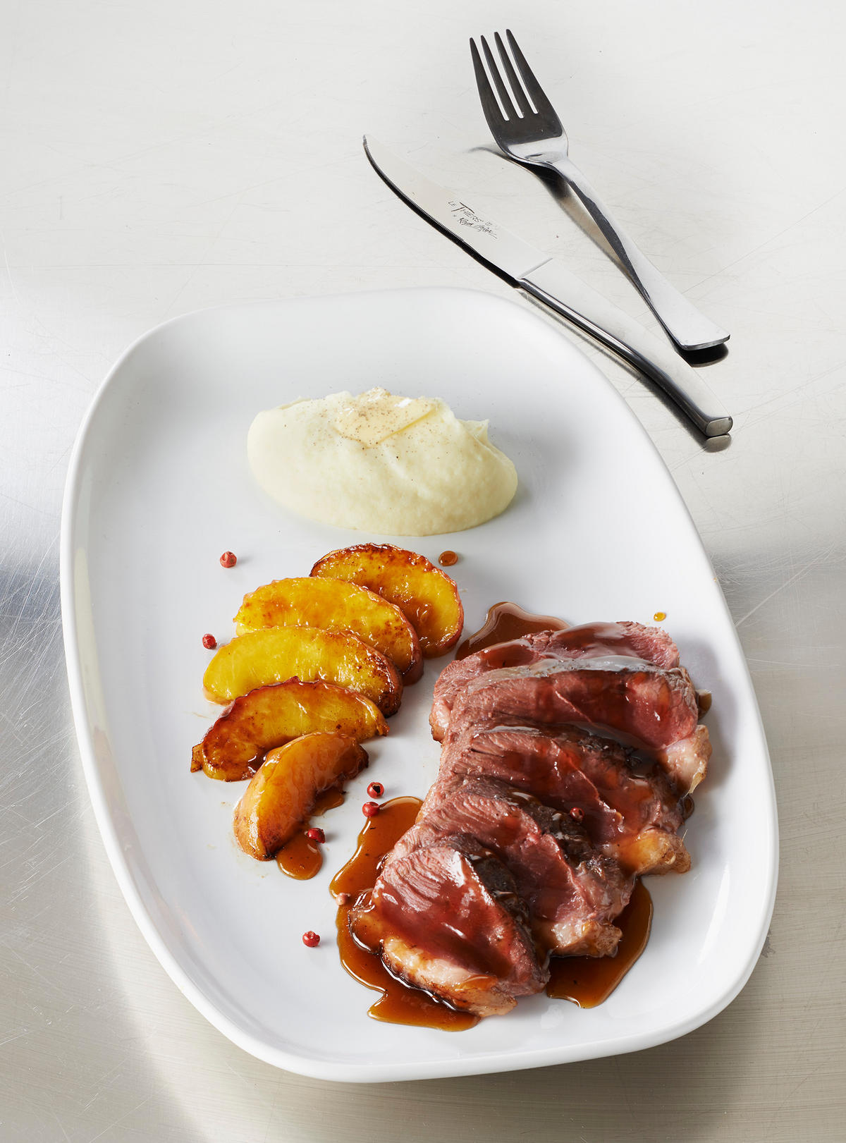 SERVIERPLATTE CLUB 36 x 21 cm Weiss - Weiß, Keramik (21/2.9/36cm) - Revol Porcelaine France