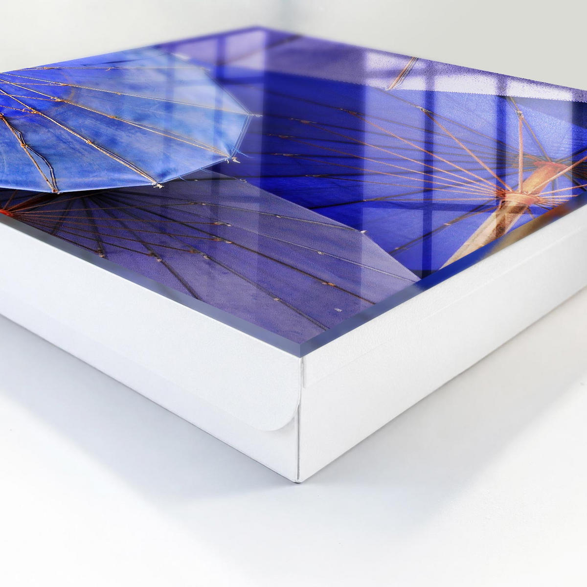 SCHLÜSSELBOX Weiß 30x30 cm – Türöffnung nach rechts - Blaue Regenschirme - Blau, Metall (30/30/5cm) - TULUP
