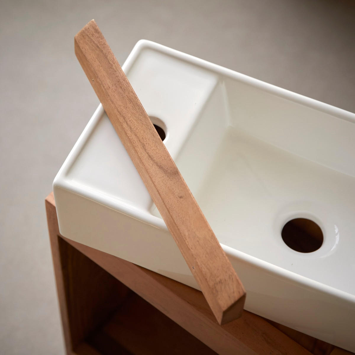 BADEZIMMERMÖBEL Olga Weiß aus Akazie - Weiß, Holz (40/55/22cm) - Tikamoon