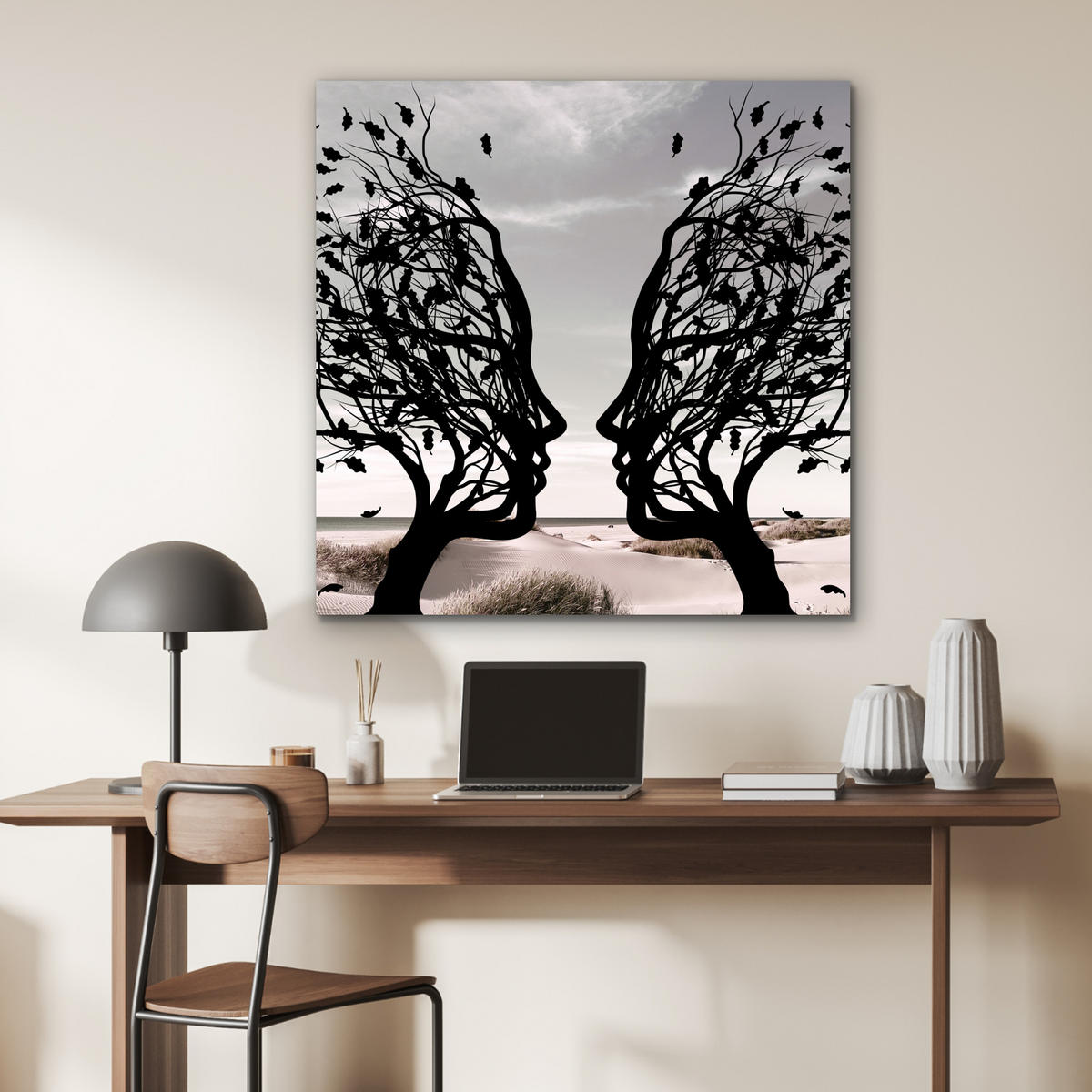 KOVOVÝ OBRAZ Pláž - more - ľudia - strom - moderné umenie 90x90 cm - svetlosivá, kov (90/90cm) - MuchoWow